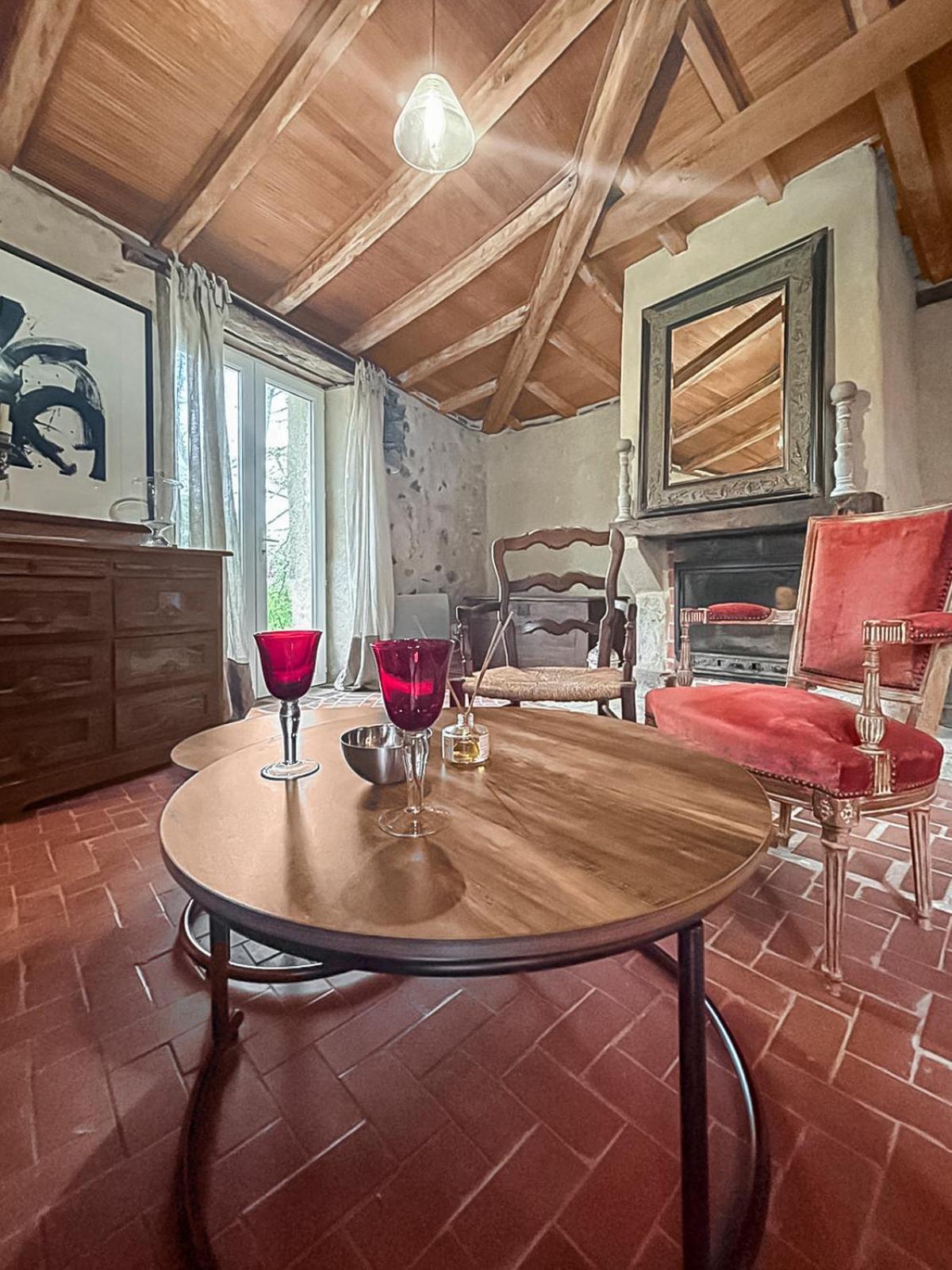 Le Clos Des Ecorcins - Terrasse - Parking Prive Saint-Amand-sur-Sevre Buitenkant foto