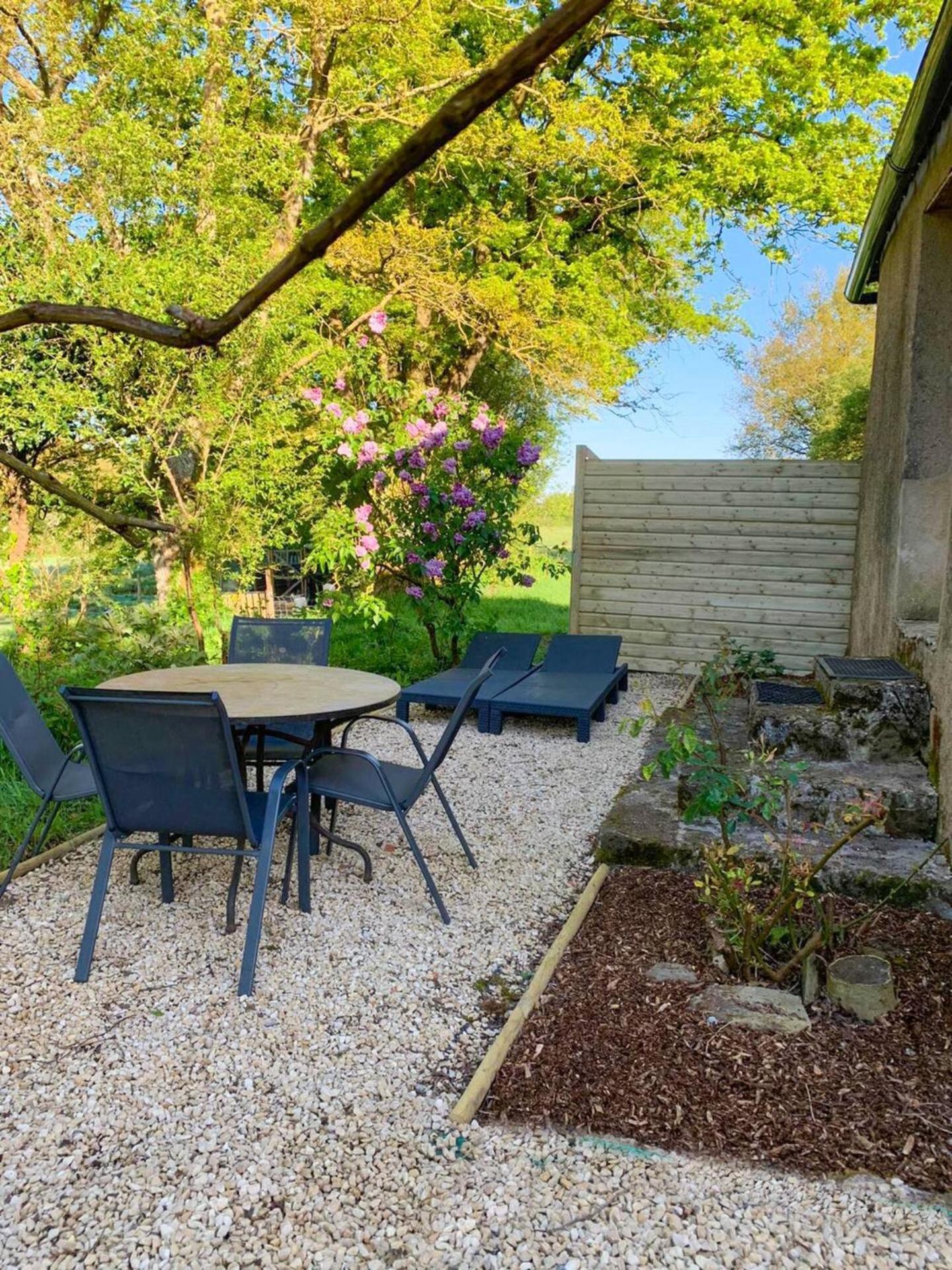 Le Clos Des Ecorcins - Terrasse - Parking Prive Saint-Amand-sur-Sevre Buitenkant foto