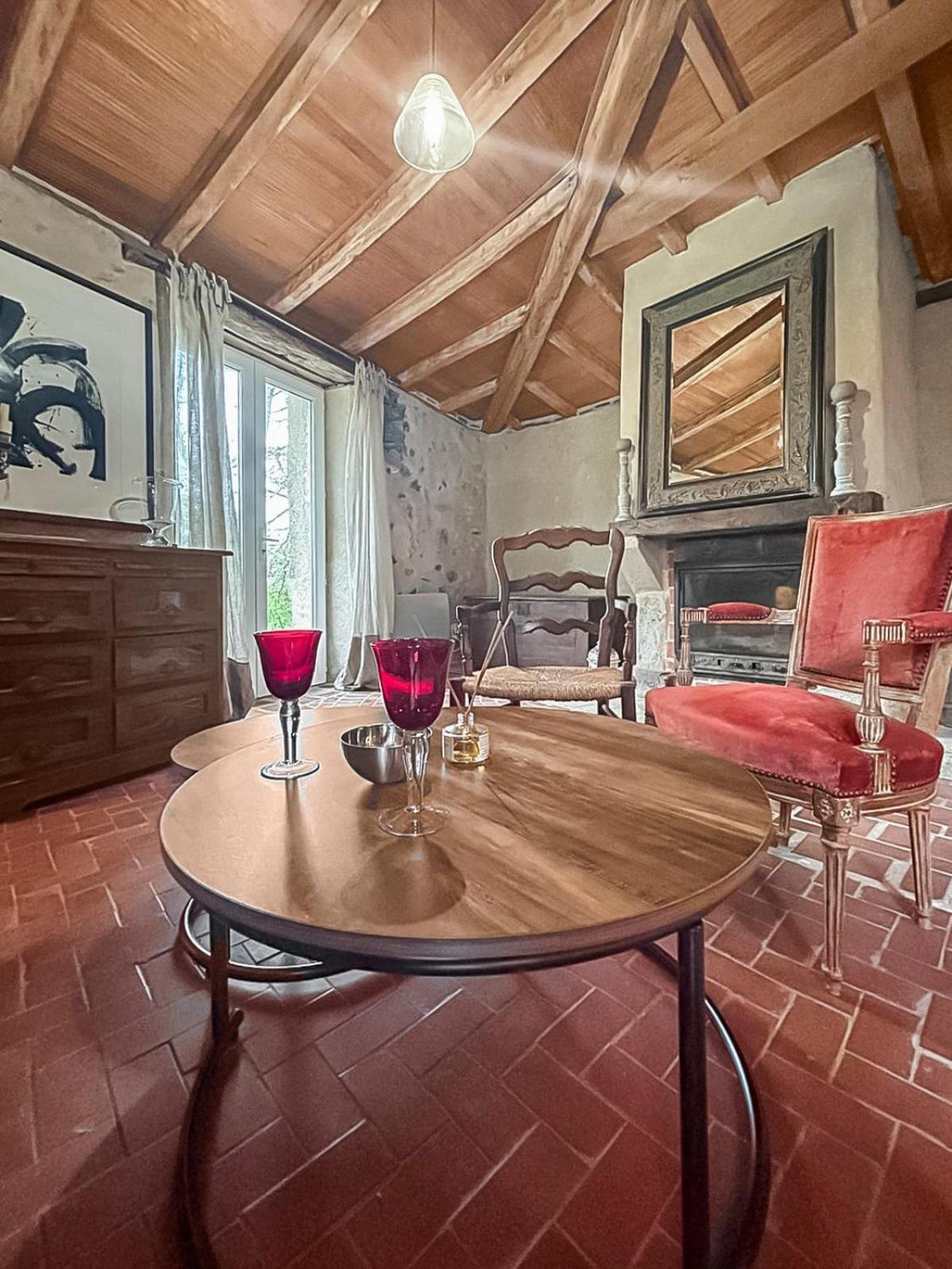 Le Clos Des Ecorcins - Terrasse - Parking Prive Saint-Amand-sur-Sevre Buitenkant foto